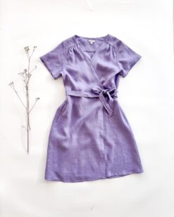 Sofortkauf: knielanges Damen Wickelkleid aus Leinen in Lavendel, Gr. M (38/40)