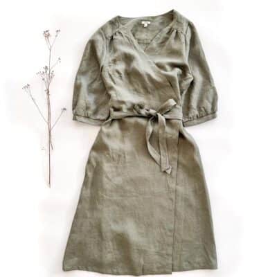 Sofortkauf: wadenlanges Damen Wickelkleid aus Leinen in Olive, Gr. XL (46/48)