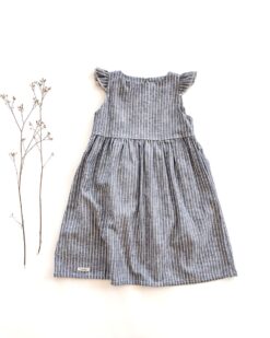 Sofortkauf: Leinenkleid mit Flügelärmeln in Blau Gestreift, Gr. 122/128