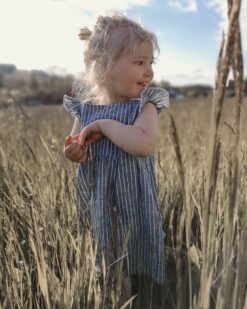 Kinder Leinenkleid blau gestreift mit Flügelärmel