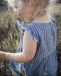handgenähtes Sommerkleid aus Leinen für Kinder und Babys