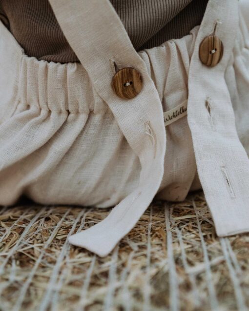 Kinder Leinen Latzhose Saloppette mit Holzknöpfen Jungen Outfit für Taufe, Hochzeit oder Fotoshooting