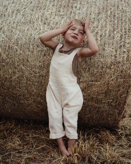 Kinder Leinen Latzhose Saloppette in Natur: Jungen Outfit für Taufe, Hochzeit oder Fotoshooting