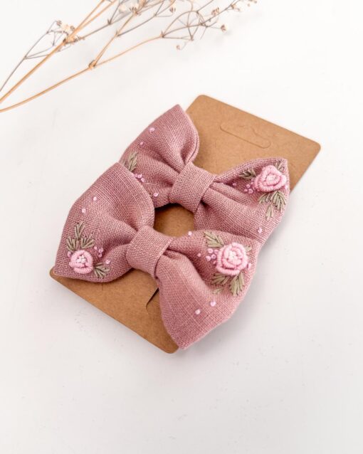 handbestickte Haarschleifen 2er-Set – Altrosa "Rosen" – Bild 2