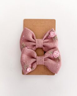 handbestickte Haarschleifen 2er-Set – Altrosa "Rosen"