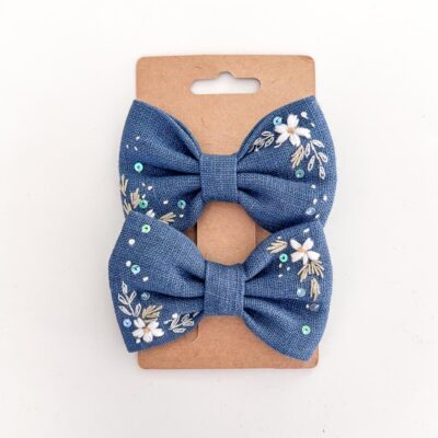 handbestickte Haarschleifen 2er-Set – Jeansblau "Blumenglitzer"