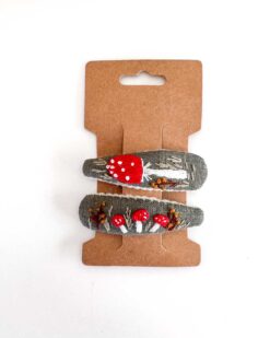 handbestickte Haarspangen 2er-Set – Olive "Fliegenpilz"
