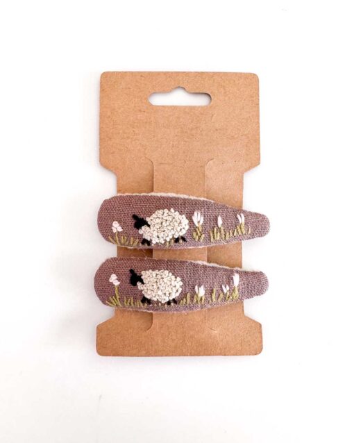 handbestickte Haarspangen 2er-Set – Schoko "Schäfchen"