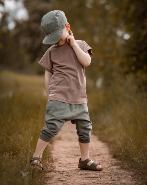 Bio Kinderkleidung aus Bio-Baumwolle und Leinen - Knickerbocker, Shirt, Leinen Cap