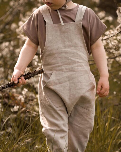 Kinder- und Babylatzhose mit Tasche/ Bauchtasche aus 100% Leinen mit großer Känguru-Tasche