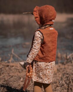 Kinder Baby Leinen Kleidung nachhaltige Kinderkleidung aus 100% Leinen. Leinenweste und Babybonnet. Wunderschönes Kinder Gilet zum Wenden