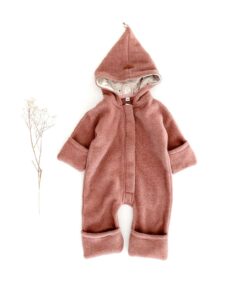 Baby Wollfleece Overall aus Bio Merinowolle - temperaturausgleichender Fleece Anzug mit Reißverschluss in Altrosa / Rosenholz