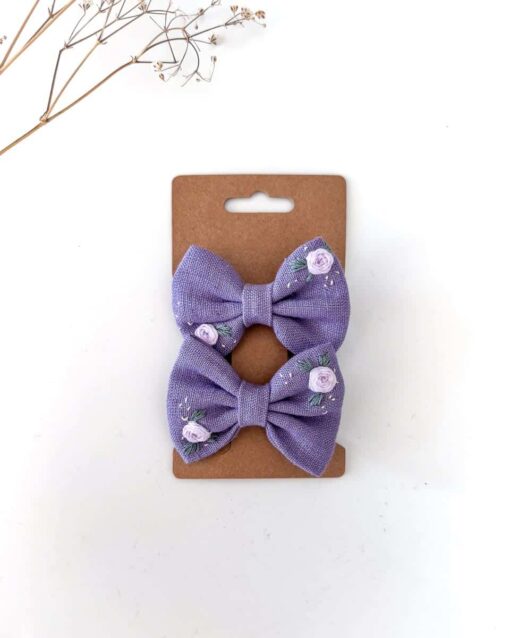 handbestickte Haarschleifen 2er-Set – Lavendel "Blütentraum" – Bild 3