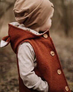 Waldweste für Kinder Wollwalk Gilet aus hochwertiger Schurwolle und in einzigartigem Wichtelkidz Design