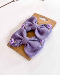 Alternative view of handbestickte Haarschleifen 2er-Set – Lavendel "lila Rose"