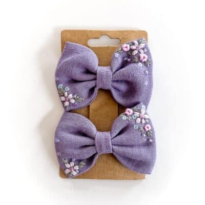handbestickte Haarschleifen 2er-Set – Lavendel "Blumenwiese"