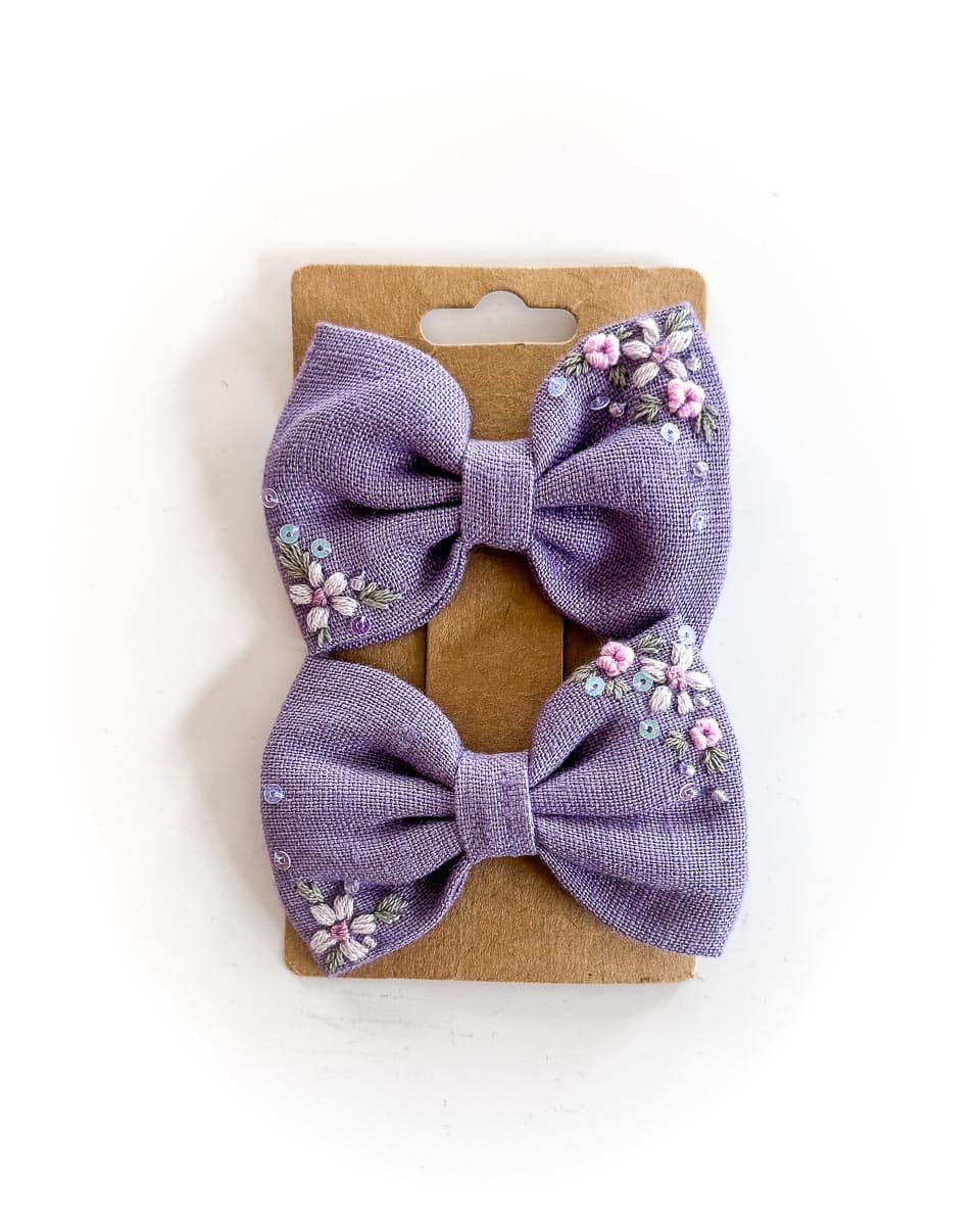 handbestickte Haarschleifen 2er-Set – Lavendel "Blumenwiese"