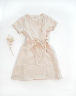 Sofortkauf: knielanges Damen Wickelkleid aus Leinen in Wollweiß, Gr. L (42/44)