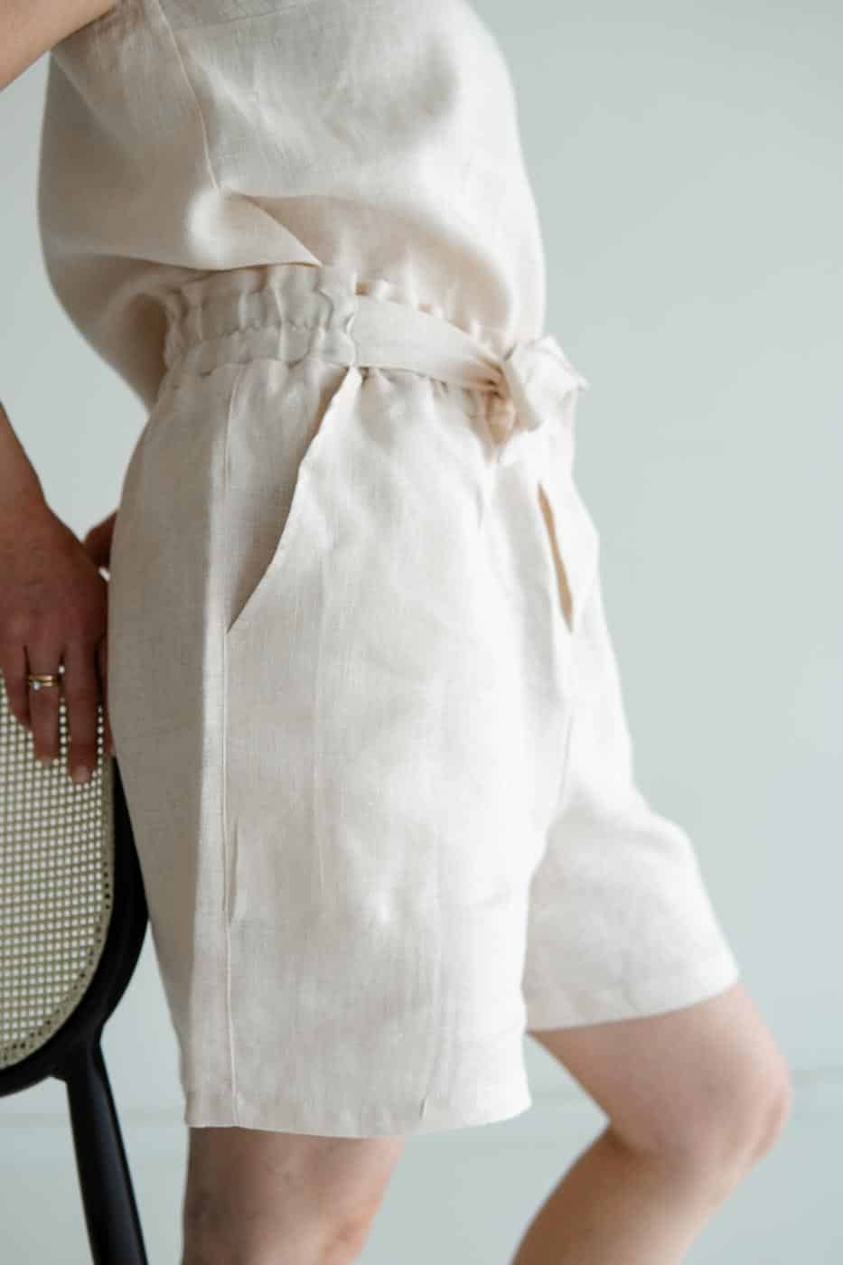 Damen Leinen Paperbag Shorts mit Schleife – Bild 2