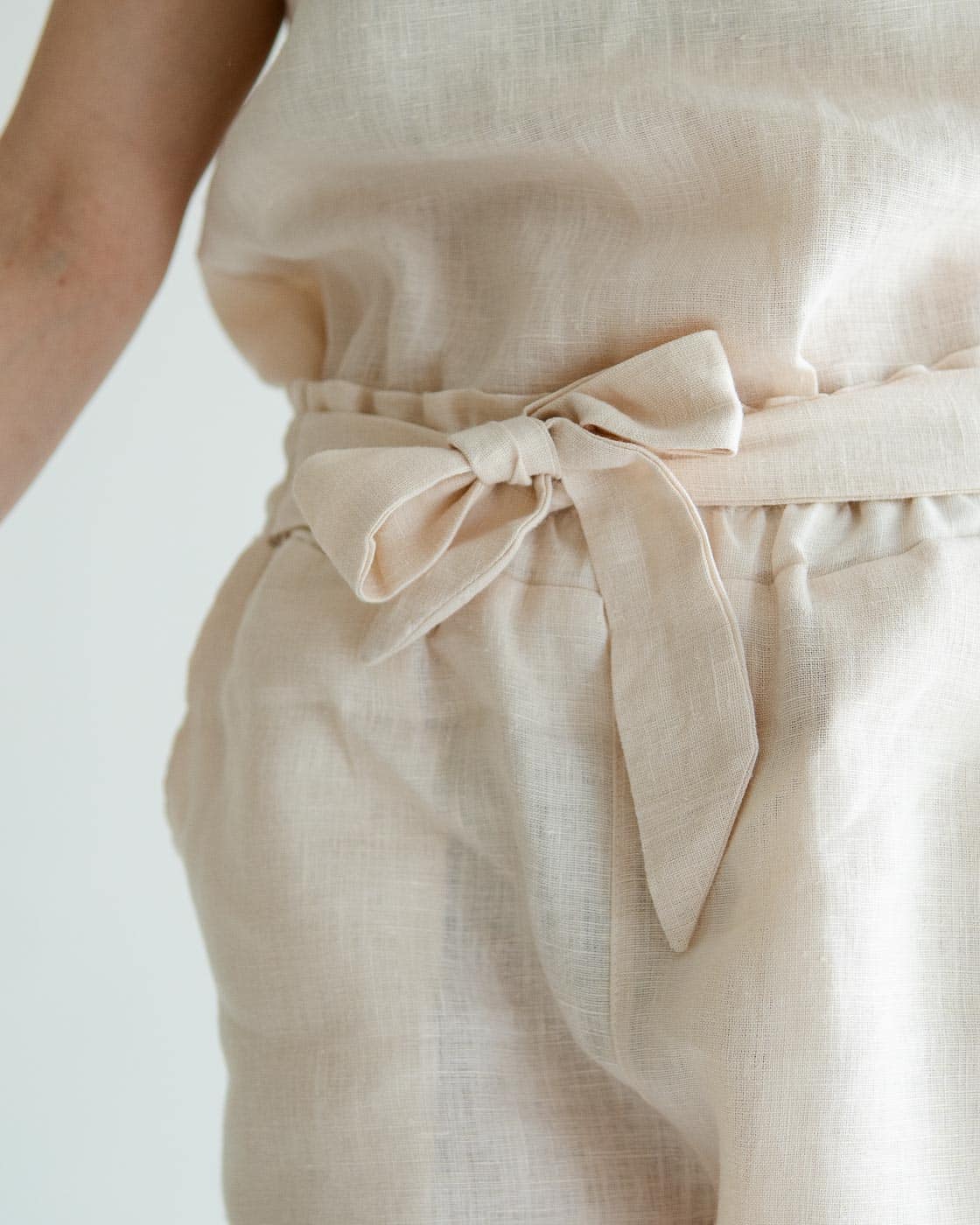 Damen Leinen Paperbag Shorts mit Schleife – Bild 5