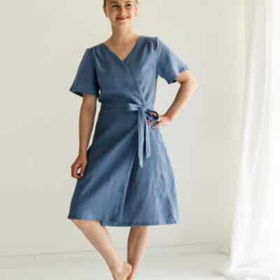 Sofortkauf: knielanges Damen Wickelkleid aus Leinen in Sommerblau, Gr. S (34/36)
