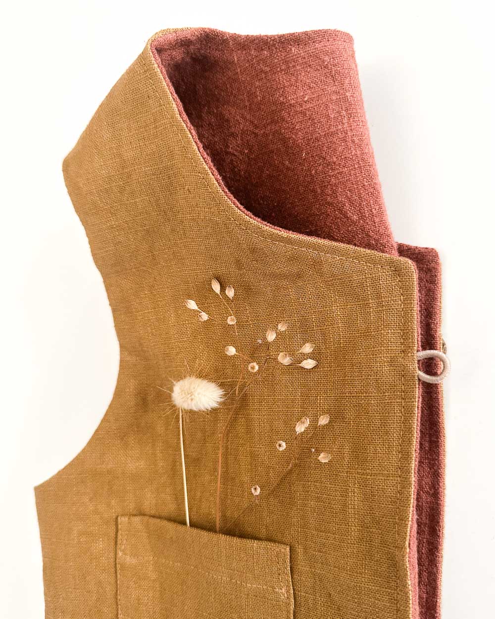 Baby und Kinder Gilet aus Leinen. Handgefertigte Leinenweste mit Tasche