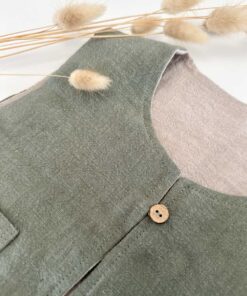 Baby Kinder Gilet / Weste aus Leinen. Handgefertigt, nachhaltig und in Bayern aus natürlichen Materialien hergestellt.