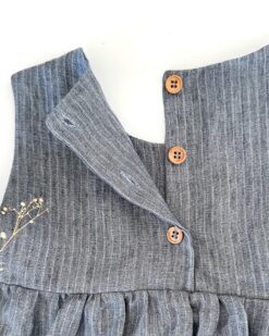 Sommer Kleid aus Leinen für Kinder - mit Raffung und Knopfleiste am Rücken