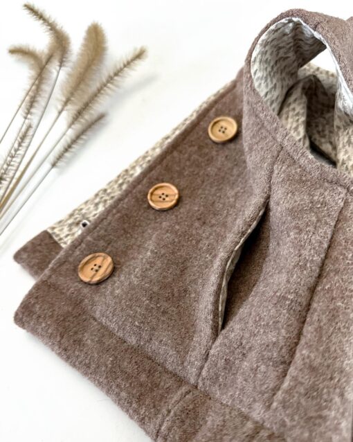Walkweste Kind mit Holzknöpfen und Taschen - Kinder Gilet mit Kragen