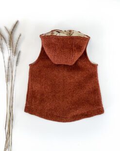 Walkweste Kind mit Kapuze - gefüttertes Kinder Gilet aus Wollwalk
