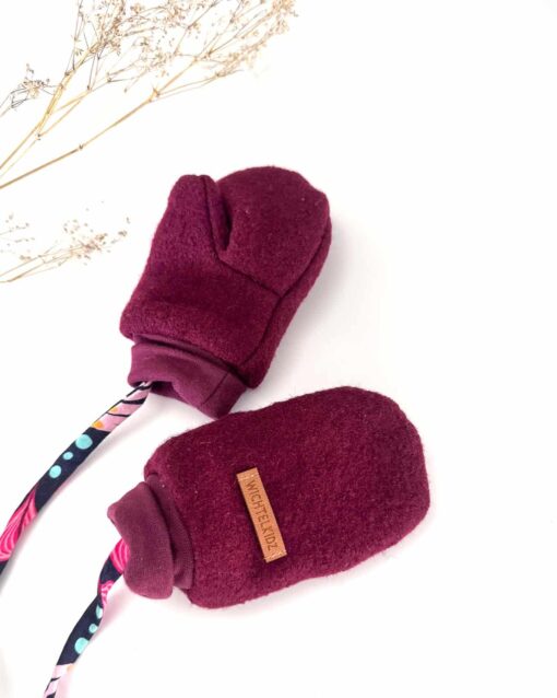 Sofortkauf: gefütterte Wollwalk Handschuhe in Beere mit Band, Gr. 2 (3-4 Jahre) – Bild 4