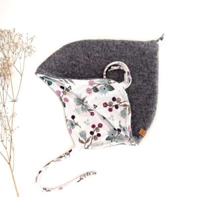 Sofortkauf: Zipfelmütze Wollwalk in Grau/ Frühlingsblumen, Gr. 52-54