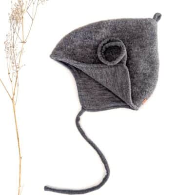 Sofortkauf: Bio Wollfleece Zipfelmütze in Schiefer gefüttert mit Merino-Wolljersey, Gr. 48-50