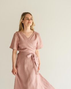 Sofortkauf: wadenlanges Damen Wickelkleid aus Leinen in Altrosa, Gr. M (38/40)
