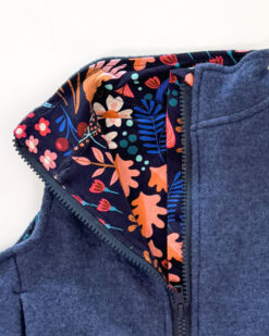 Sofortkauf: Merino-Walkweste mit Reißverschluss in Jeansblau/Flowerfield, Gr. 74/80