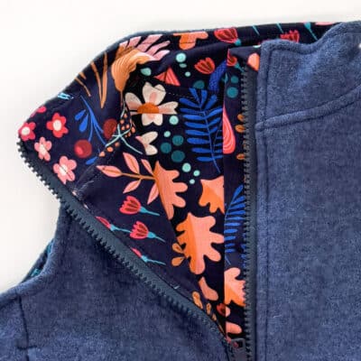 Sofortkauf: Merino-Walkweste mit Reißverschluss in Jeansblau/Flowerfield, Gr. 74/80