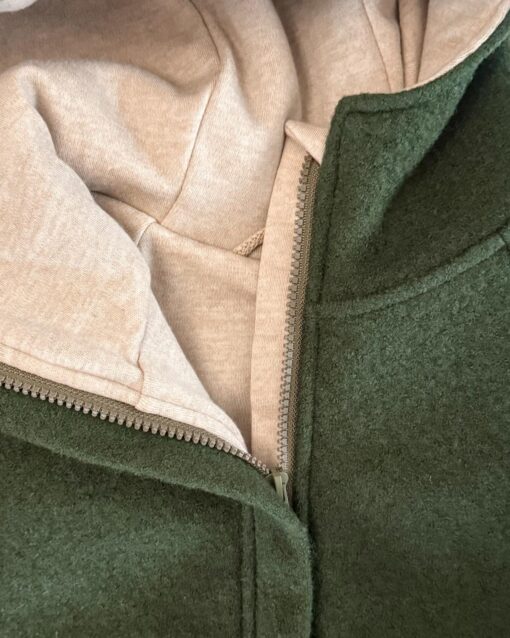 Sofortkauf: Overall in Tanne mit Reißverschluss und Wolljersey Futter, Gr. 110/116 – Bild 2