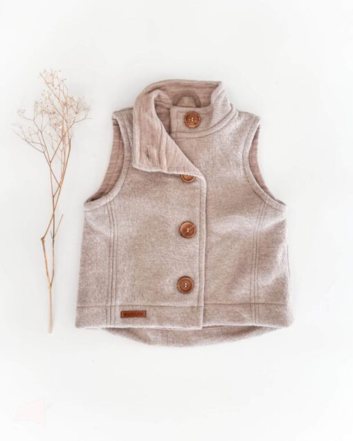 Sofortkauf: Walkweste mit Holzknöpfen in Merino Creme und Wolljersey-Futter, Gr. 86/92