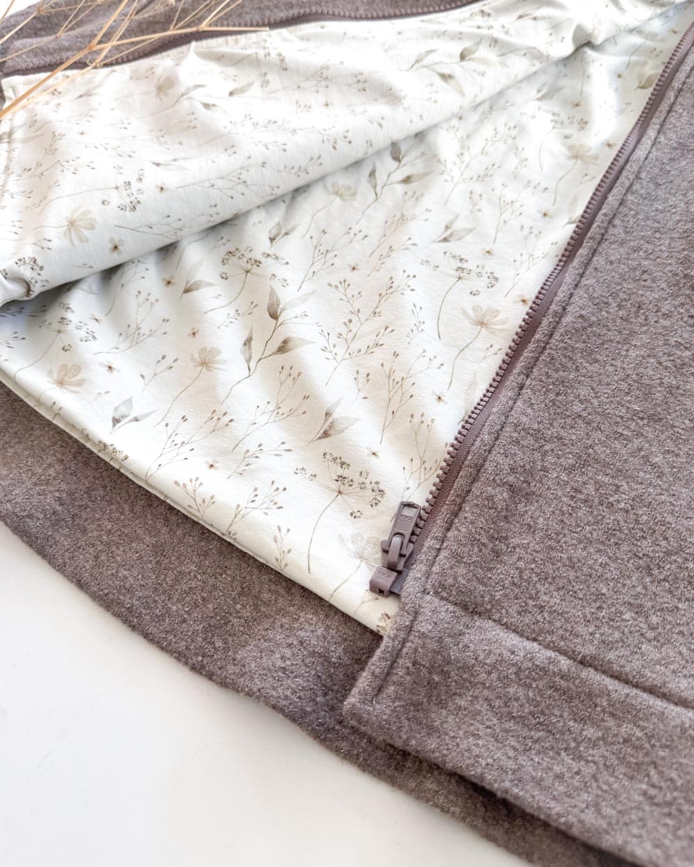 Sofortkauf: Damen Merino-Walkmantel mit Reißverschluss - Taupe/Zarte Gräser komplett gefüttert, Gr. M (38/40) – Bild 4