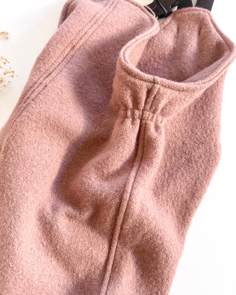 Sofortkauf: Walk-Latzhose Altrosa mit Knie-Verstärkung, Gr. 98/104 – Bild 3