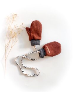 Sofortkauf: ungefütterte Merinowalk Handschuhe in Umbra mit Band, Gr. 1 (1-2 Jahre)