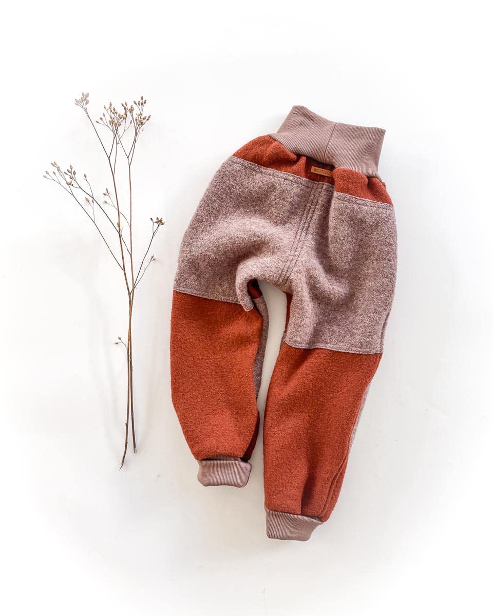 Sofortkauf: Walkhose mit Taschen in Rost mit Po- und Knie Verstärkung in Schlamm, Gr. 104/110