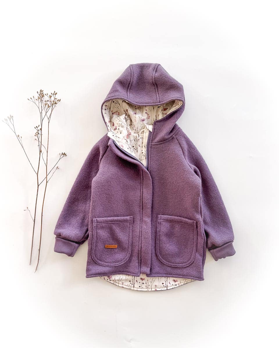 Sofortkauf: Walkjacke mit Reißverschluss in Lila/Norwegain Flowers, Gr. 104/110