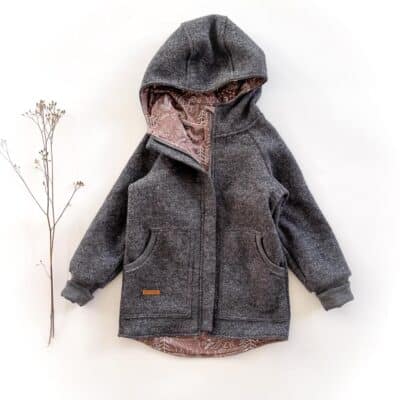 Sofortkauf: Walkjacke mit Reißverschluss in Anthrazit/Waldtiere, Gr. 122/128