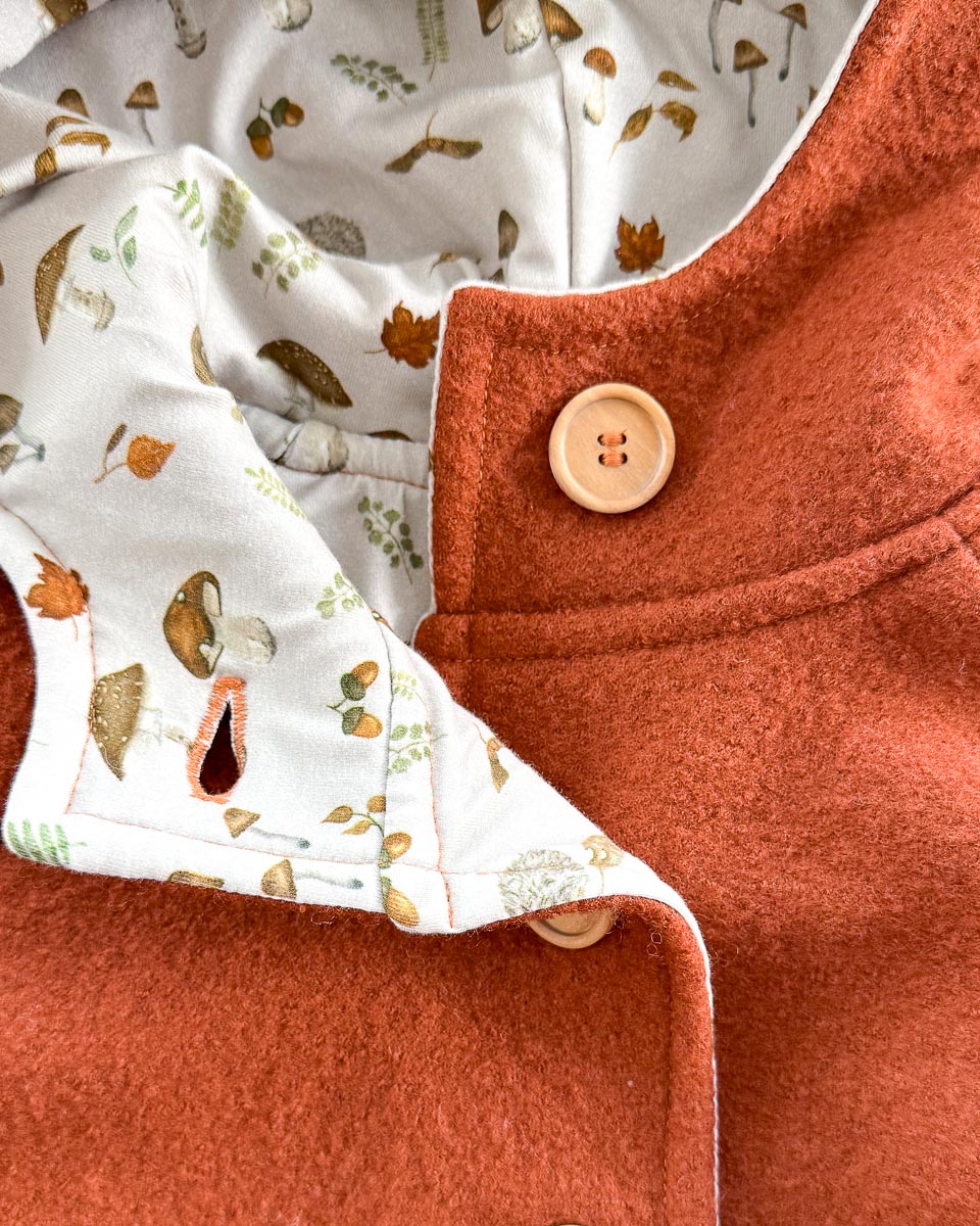 Sofortkauf: Walkjacke mit Holzknöpfen und Fuchs in Rost/Herbstwald, Gr. 98/104 – Bild 3