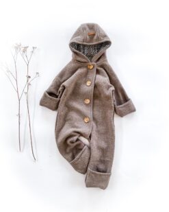 Sofortkauf: Merinowalk Overall in Taupe/Leoprint mit Umschlagbündchen und Holzknöpfen, Gr. 62/68