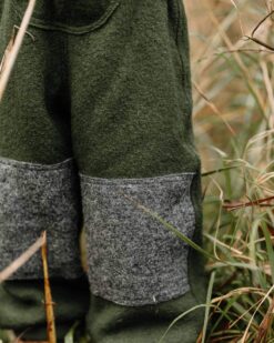 Wollwalk Latzhose für kinder und Babys mit Knie und Po Verstärkung