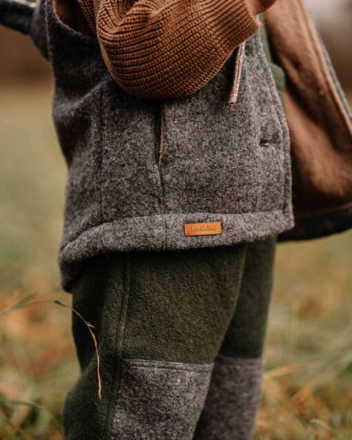 Walkweste Wollwalk Gilet Kinder gefüttert mit klassischem Design und Holzknöpfen