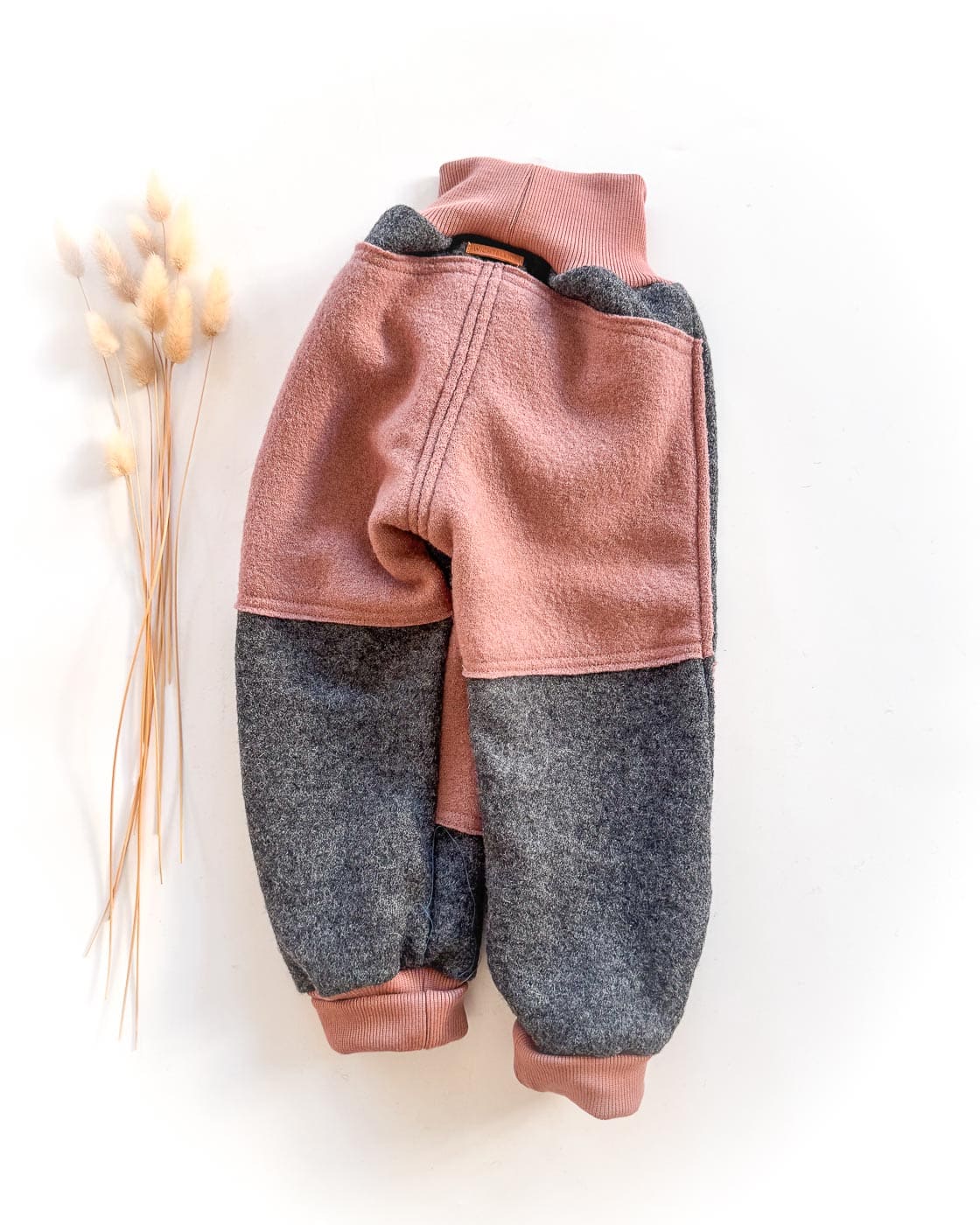 Sofortkauf: Walkhose in Anthrazit mit Po- und Knie Verstärkung in Altrosa, Gr. 98/104 – Bild 3