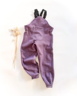 Sofortkauf: Walk-Latzhose Lila mit Po und Knie-Verstärkung und Tasche, Gr. 122/128